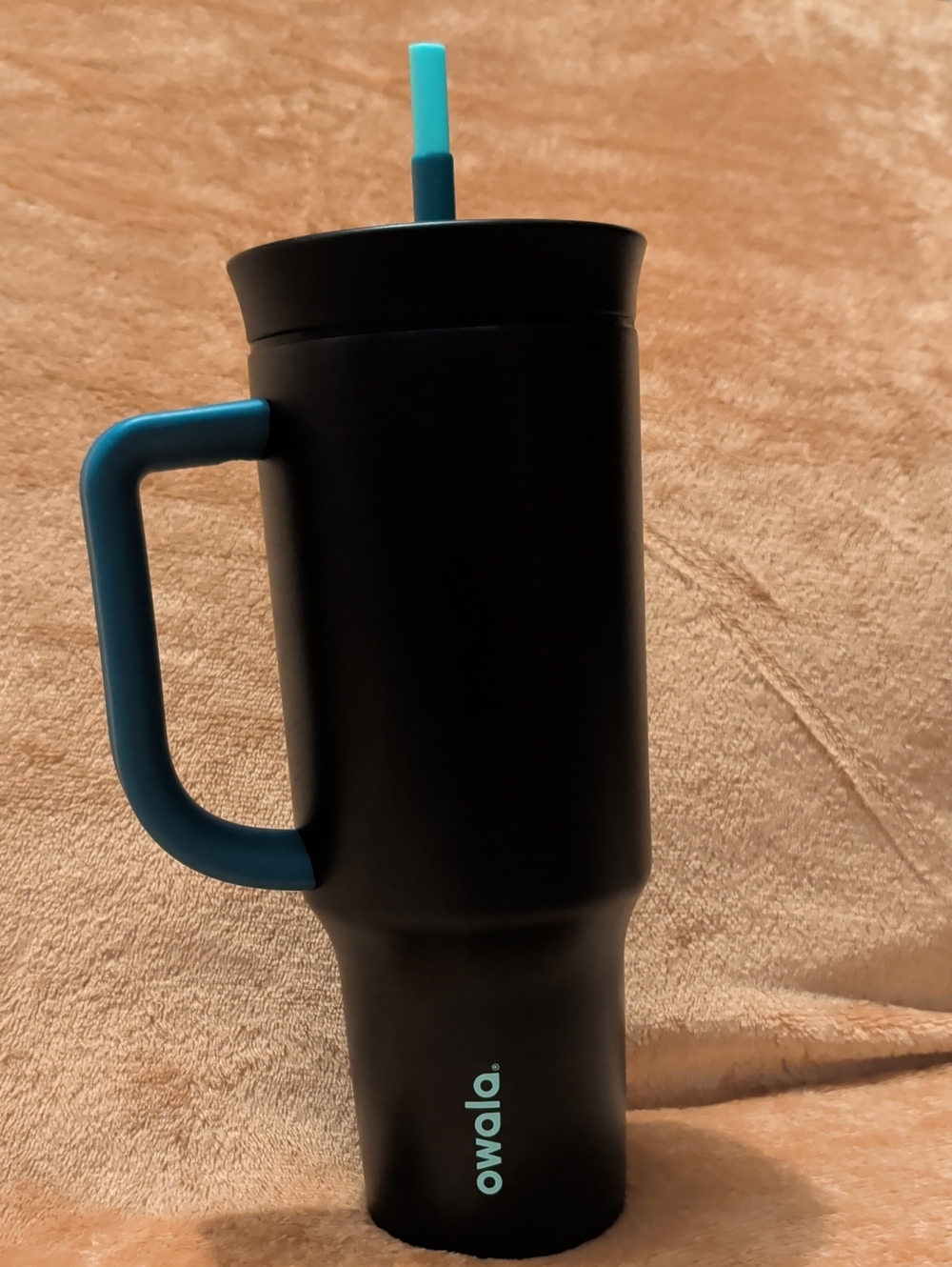 Owolo Black Travel Mug with Teal Handle and Straw